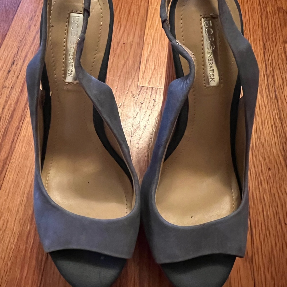 BCBGMaxAzria blue sued Elegant Peep-Toe wedges